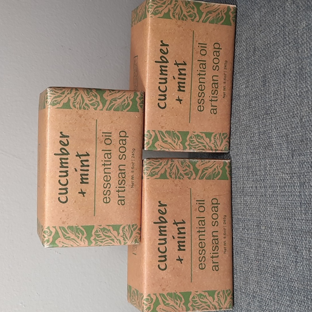 Cucumber Mint Essential Oil Artisan Spa Bar Bath Soap Set of 3 Bars 8.6oz NWT